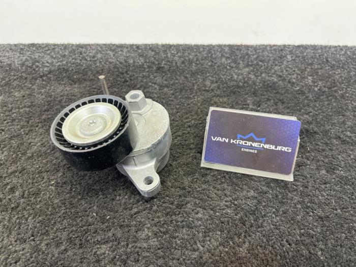 Usados Tensor correa múltiple Mercedes GLE (W166) 320 3.0 V6 24V 4-Matic Precio € 40,00 IVA incluido ofrecido por Van Kronenburg Engines