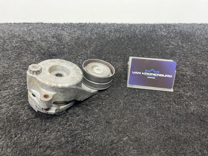 Usados Rodillo tensor correa múltiple Mercedes Vito (639.6) 3.0 120 CDI V6 24V Precio € 20,00 IVA incluido ofrecido por Van Kronenburg Engines