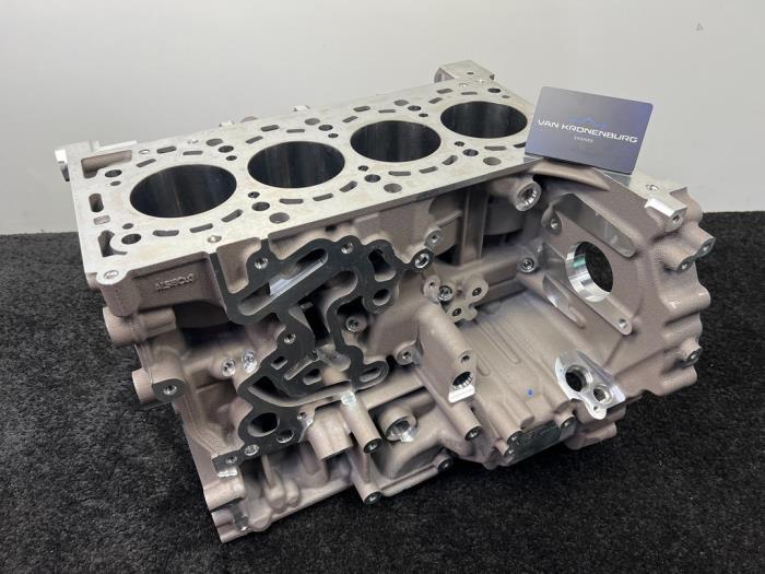New Engine crankcase Mercedes E-Klasse Price on request offered by Van Kronenburg Engines