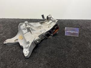 Usagé Support dynamo bas Audi A3 (8P1) 2.0 16V TFSI Prix € 75,00 Prix TTC proposé par Van Kronenburg Engines