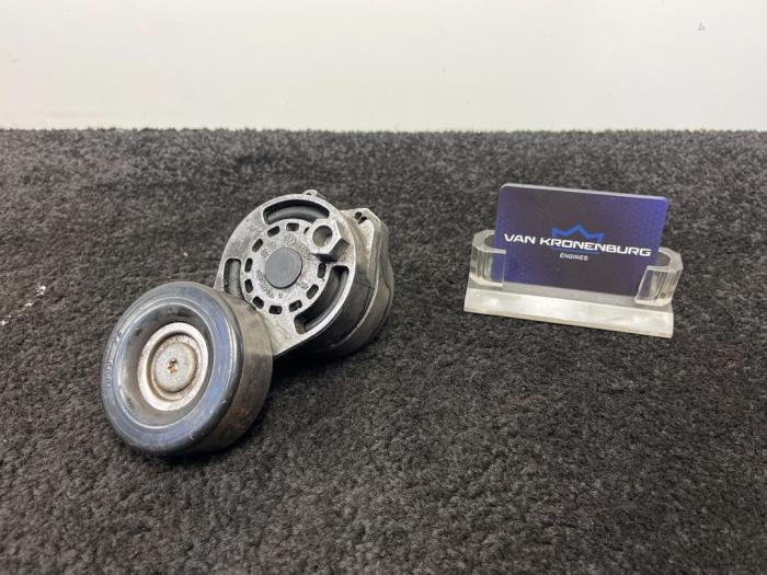 Usados Rodillo tensor correa trapezoidal Audi A6 Avant (C6) 2.4 V6 24V Precio € 40,00 IVA incluido ofrecido por Van Kronenburg Engines