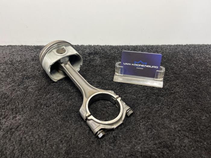 Usagé Piston Audi RS 6 Avant (C5) RS6 4.2 V8 40V Biturbo Prix sur demande proposé par Van Kronenburg Engines