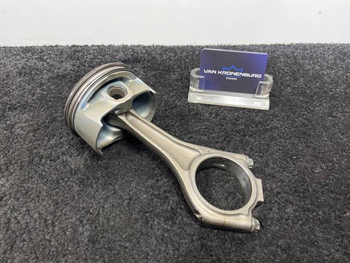 Piston d'un BMW 5 serie (E60) 545i 32V
