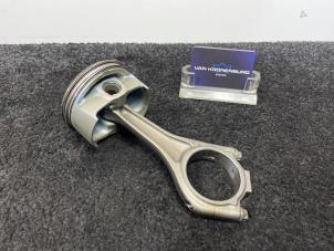 Piston d'un BMW 5 serie (E60) 545i 32V