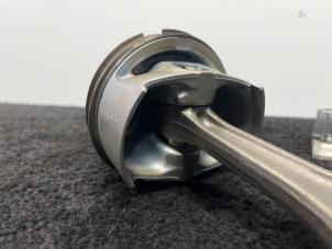 Piston d'un BMW 5 serie (E60) 545i 32V
