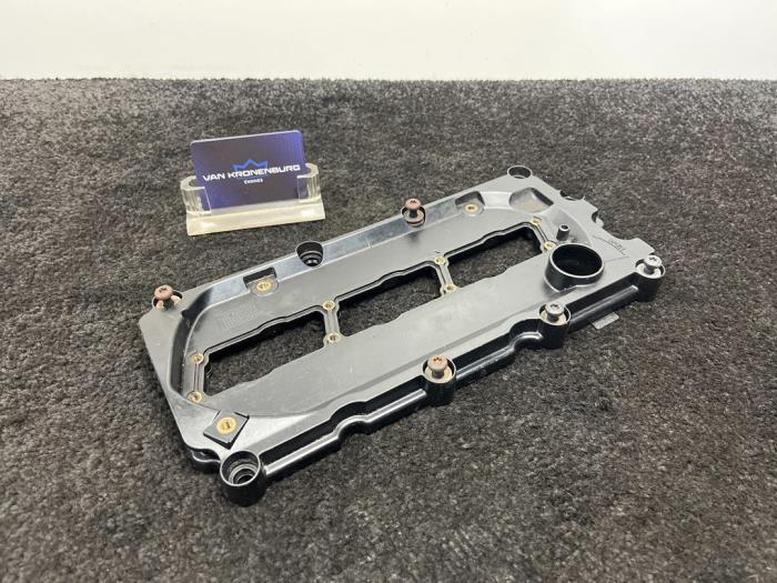 Usagé Couvercle soupapes Audi Q7 (4LB) 3.0 TDI V6 24V Prix € 29,95 Prix TTC proposé par Van Kronenburg Engines