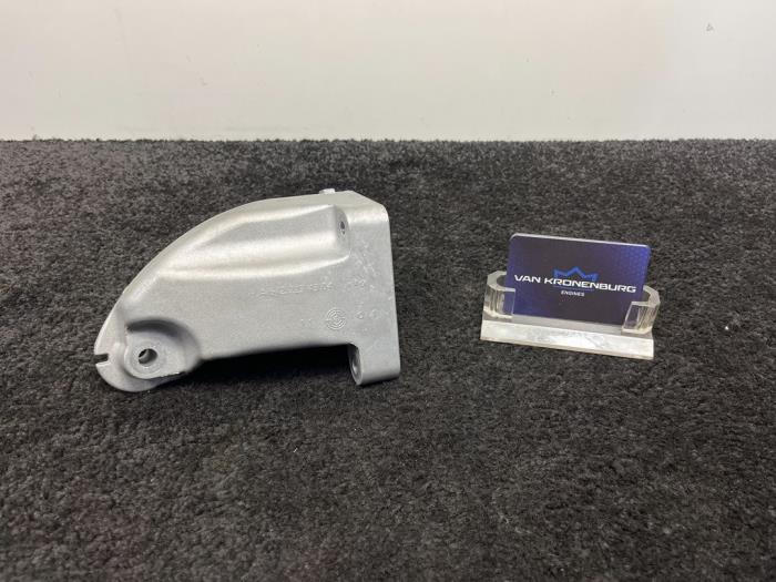 New Engine mount Mercedes E (W213) E-350d 3.0 V6 24V 4-Matic Price € 49,95 Inclusive VAT offered by Van Kronenburg Engines