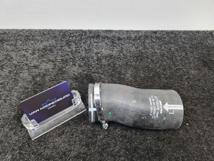 Gebrauchte Intercooler Schlauch Mercedes C (W205) C-63 AMG 4.0 V8 Biturbo Preis € 40,00 Mit Mehrwertsteuer angeboten von Van Kronenburg Engines
