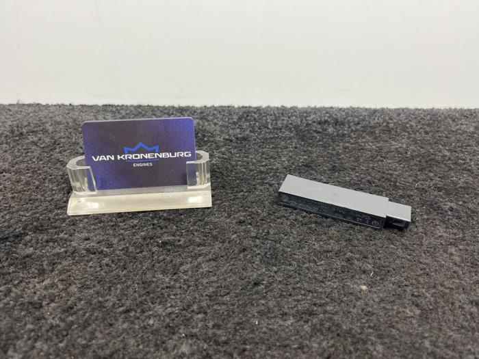 Używane Keyless Entry-Antena Volkswagen Golf V 4Motion (1K1) 1.9 TDI Cena € 12,10 Z VAT oferowane przez Van Kronenburg Engines
