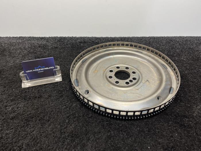 Gebrauchte Starterkranz Mercedes C (W205) C-200d 1.6 Turbo 16V Preis € 69,95 Mit Mehrwertsteuer angeboten von Van Kronenburg Engines
