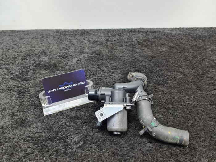 Begagnade Extra vattenpump Mercedes Sprinter 3,5t (906.73) 314 CDI 16V Pris € 29,95 Inklusive moms erbjuds av Van Kronenburg Engines