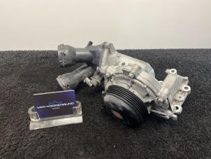 Usados Bomba de agua Mercedes E (W213) E-220d 2.0 Turbo 16V Precio € 99,99 IVA incluido ofrecido por Van Kronenburg Engines