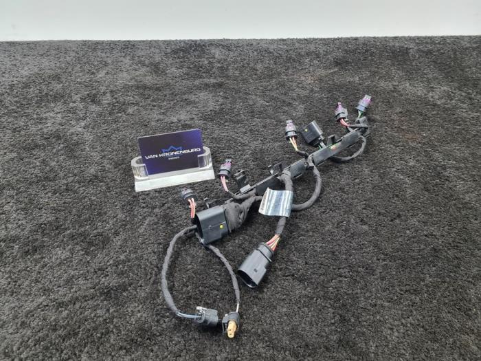 Fuel injector wires