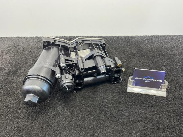 Uchwyt filtra oleju z BMW X5 (F15) xDrive 40d 3.0 24V 2014