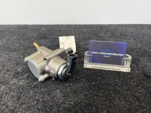 Used Mechanical fuel pump Audi R8 (4S3/4SP) 4.2 V8 32V FSI Price € 149,94 Inclusive VAT offered by Van Kronenburg Engines