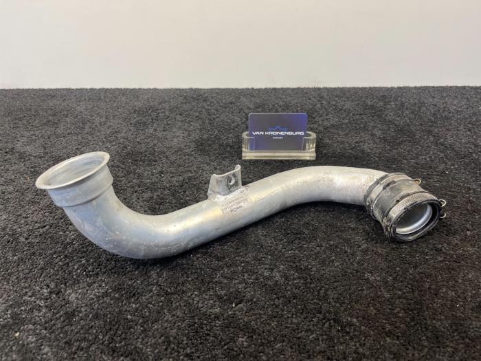 Gebrauchte Intercooler Rohr Mercedes C (R205) 3.0 C-43 AMG V6 24V Turbo 4-Matic Preis € 20,00 Mit Mehrwertsteuer angeboten von Van Kronenburg Engines