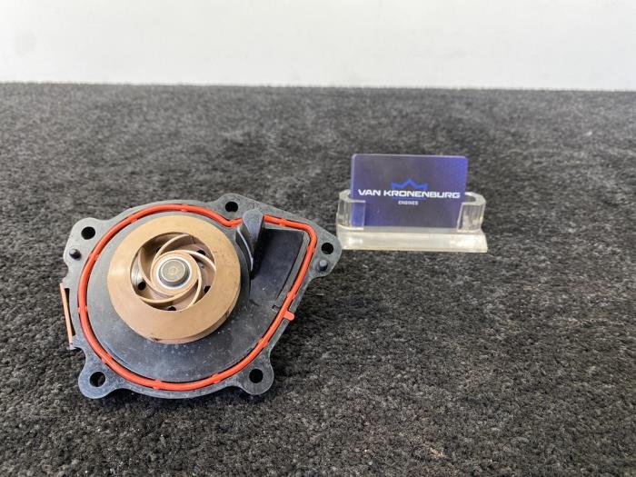 Używane Pompa wodna Peugeot 207/207+ (WA/WC/WM) 1.6 16V VTi Cena € 48,00 Z VAT oferowane przez Van Kronenburg Engines