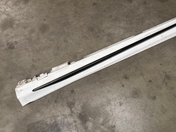 Side skirt, left from a Mercedes-Benz C (W205) C-63 AMG S,Edition 1 4.0 V8 Biturbo