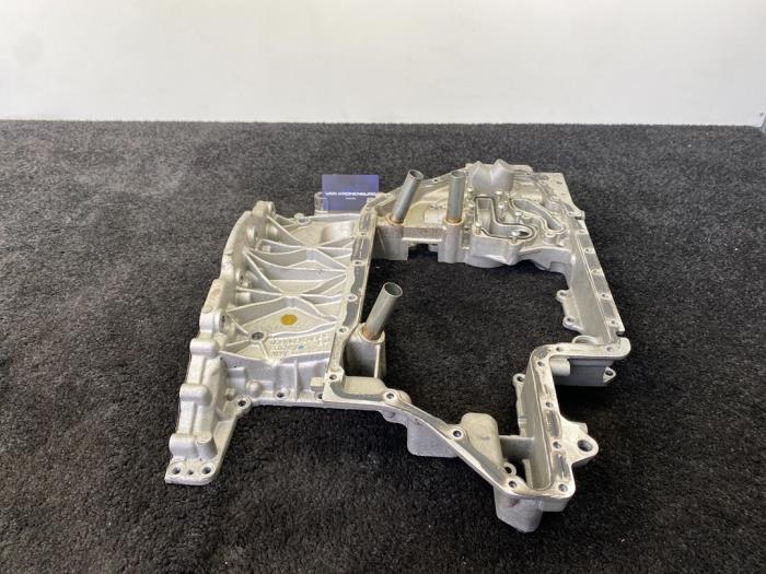 Gebrauchte Ölwanne Audi A8 (D4) Preis € 200,00 Mit Mehrwertsteuer angeboten von Van Kronenburg Engines