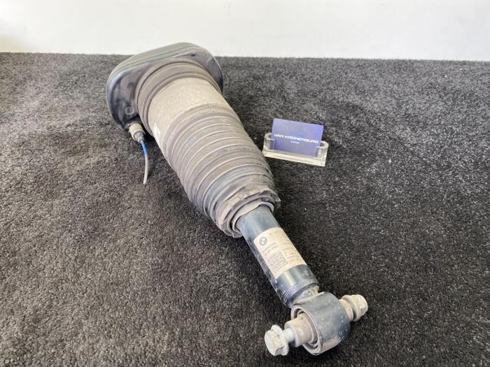 Rear shock absorber, right from a BMW 6 serie Gran Turismo (G32) 630d 3.0 TwinPower Turbo 24V 2018