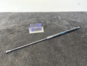 Used Rear gas strut, left BMW 6 serie Gran Turismo (G32) 630d 3.0 TwinPower Turbo 24V Price € 35,01 Inclusive VAT offered by Van Kronenburg Engines