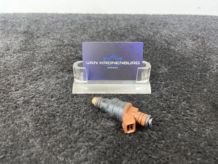 Injektor (Benzineinspritzung) van een Volkswagen Golf III (1H1) 2.8 VR6