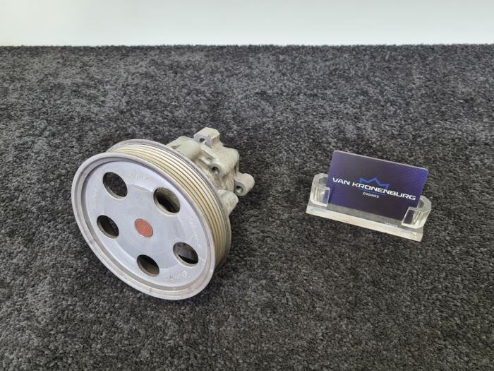 Usagé Pompe de direction Audi A4 Quattro (B7) 2.0 TFSI 20V Prix € 40,00 Prix TTC proposé par Van Kronenburg Engines