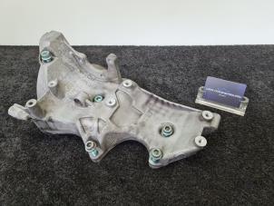 Used Alternator upper bracket Audi A6 (C6) 2.0 T FSI 16V Price € 35,01 Inclusive VAT offered by Van Kronenburg Engines