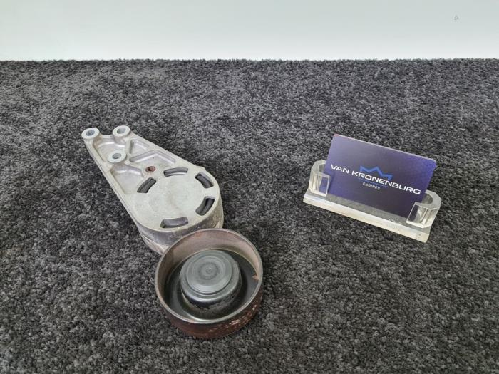 Usados Rodillo tensor correa múltiple Audi A4 (B6) 1.6 Precio € 29,00 IVA incluido ofrecido por Van Kronenburg Engines