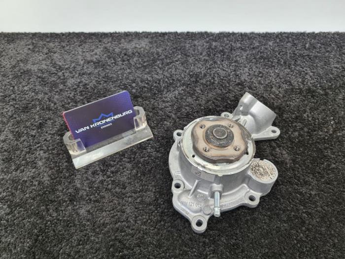 Wasserpumpe van een Audi A8 (D5) 3.0 V6 24V 55 TFSI Mild Hybrid Quattro 2018