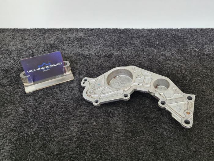 Usagé Couvercle de distribution Mercedes Sprinter 3t (903) 311 CDI 16V 4x4 Prix € 45,00 Prix TTC proposé par Van Kronenburg Engines