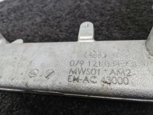 Vattenrör från en Audi RS 4 Avant (B8) 4.2 V8 32V 2012