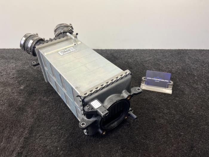 Usagé Intercooler Mercedes ML III (166) 5.5 ML-63 AMG V8 Performance Package Prix € 400,00 Prix TTC proposé par Van Kronenburg Engines