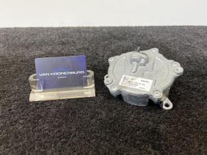 Używane Pompa prózniowa (benzyna) Mercedes C (W205) C-63 AMG 4.0 V8 Biturbo Cena € 60,00 Z VAT oferowane przez Van Kronenburg Engines