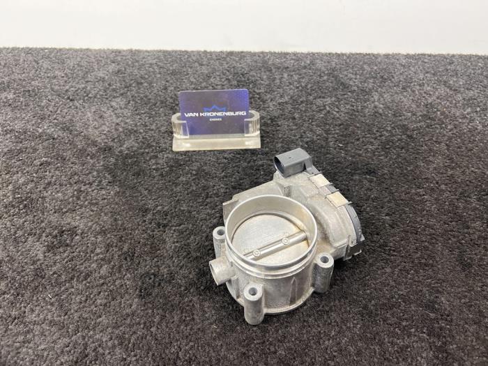 Usagé Boitier papillon Audi S6 (C6) 5.2 V10 40V Prix € 54,99 Prix TTC proposé par Van Kronenburg Engines