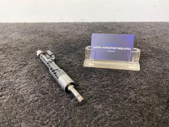 Injektor (Benzineinspritzung) van een BMW 7 serie (G11/12) 750i,Li XDrive V8 32V
