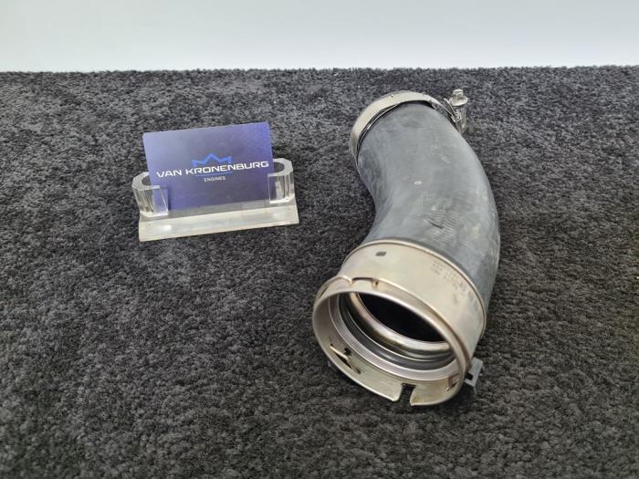 Usagé Tuyau intercooler BMW 5 serie (G30) M550d xDrive 24V Prix € 60,00 Prix TTC proposé par Van Kronenburg Engines