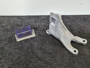 Usagé Support moteur BMW 7 serie (G11/12) 730d,Ld 24V Prix € 30,00 Prix TTC proposé par Van Kronenburg Engines