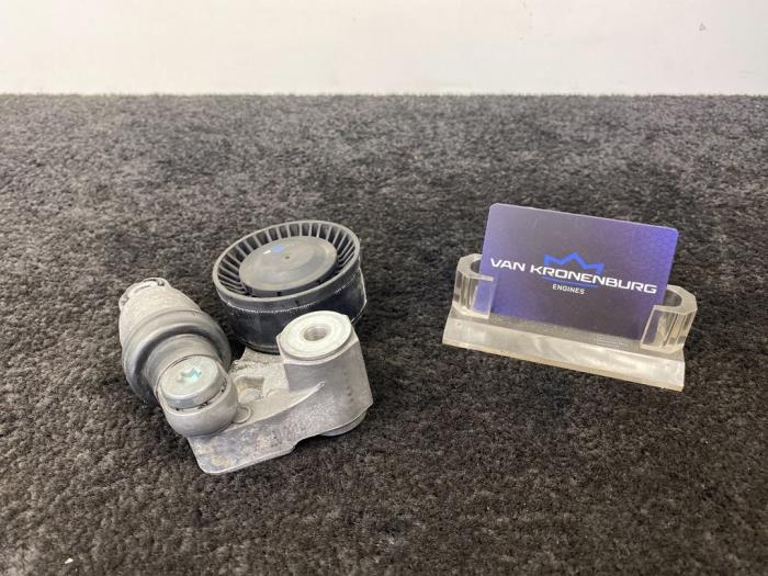 Usados Rodillo tensor correa múltiple Porsche Cayenne (9PA) 4.5 S V8 32V Precio € 40,00 IVA incluido ofrecido por Van Kronenburg Engines