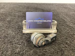 Used Mechanical fuel pump Volkswagen Golf VI (5K1) 2.0 TSI R 16V 4Motion Price € 99,99 Inclusive VAT offered by Van Kronenburg Engines
