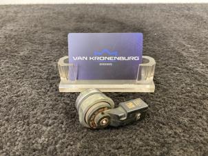Usados Bomba de gasolina mecánica Audi A6 (C6) 4.2 V8 40V FSI Quattro Precio € 99,99 IVA incluido ofrecido por Van Kronenburg Engines