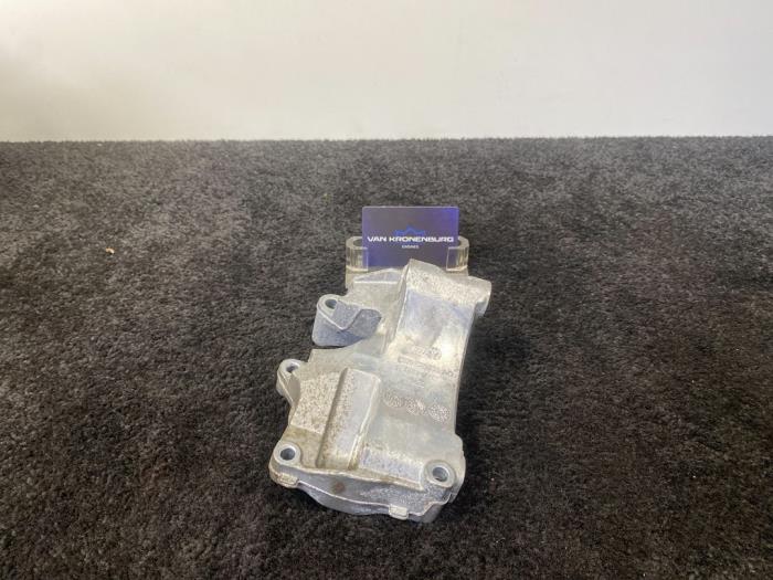 Used Alternator upper bracket Audi RS 5 (8T3) RS5 4.2 V8 32V Price € 24,94 Inclusive VAT offered by Van Kronenburg Engines