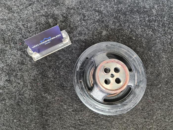 Polea de cigüeñal de un Mercedes-Benz Vito (639.6) 2.2 113 CDI 16V Euro 5 2012