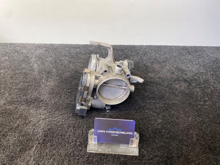 Throttle body from a Mercedes-Benz S (W220) 5.8 S-600L V12 36V 2003