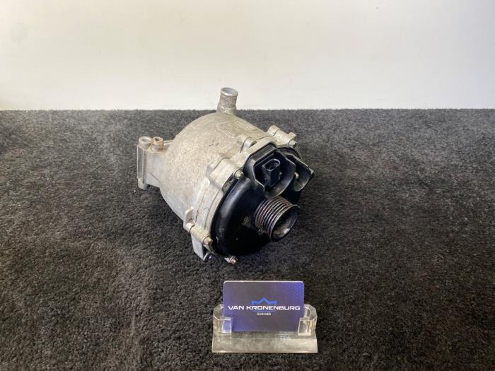 Begagnade Dynamo Mercedes CL (215) 5.8 CL-600 V12 36V Pris € 200,00 Inklusive moms erbjuds av Van Kronenburg Engines