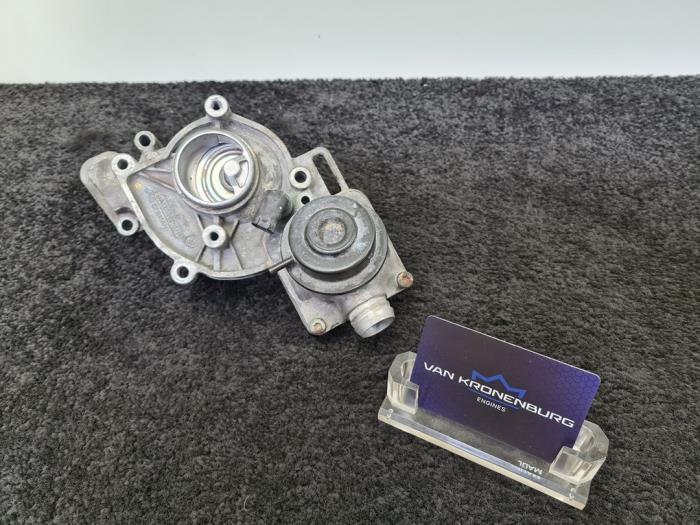 Thermostat from a Mercedes-Benz S (W220) 5.8 S-600L V12 36V 2004