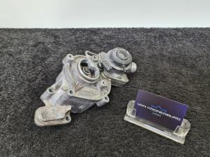 Used Thermostat Mercedes S (W220) 5.8 S-600L V12 36V Price € 150,00 Inclusive VAT offered by Van Kronenburg Engines