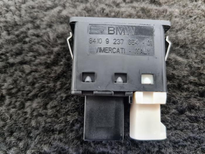 Connexion USB d'un BMW 6 serie (F12) 650i V8 32V 2018