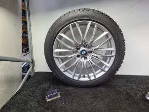 Używane Obrecz + Opona zimowa BMW 5 serie (F10) Cena € 150,00 Z VAT oferowane przez Van Kronenburg Engines