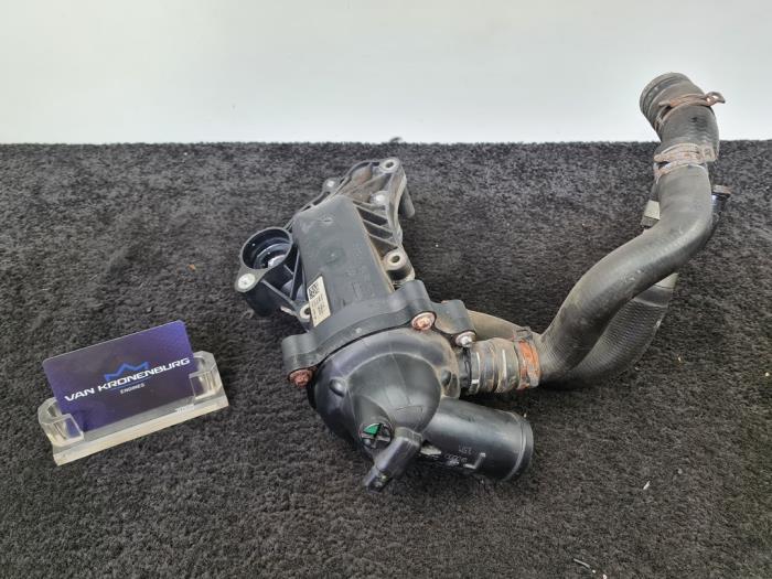 Pompa wodna z Audi RS 5 (8F7) 4.2 V8 32V 2015
